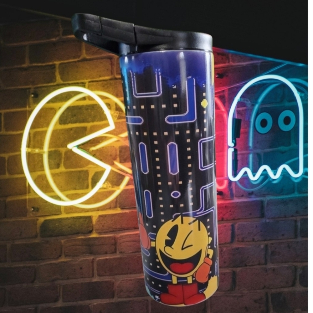 Pac-Man 20oz Tumbler  with duo lids 🎉sale